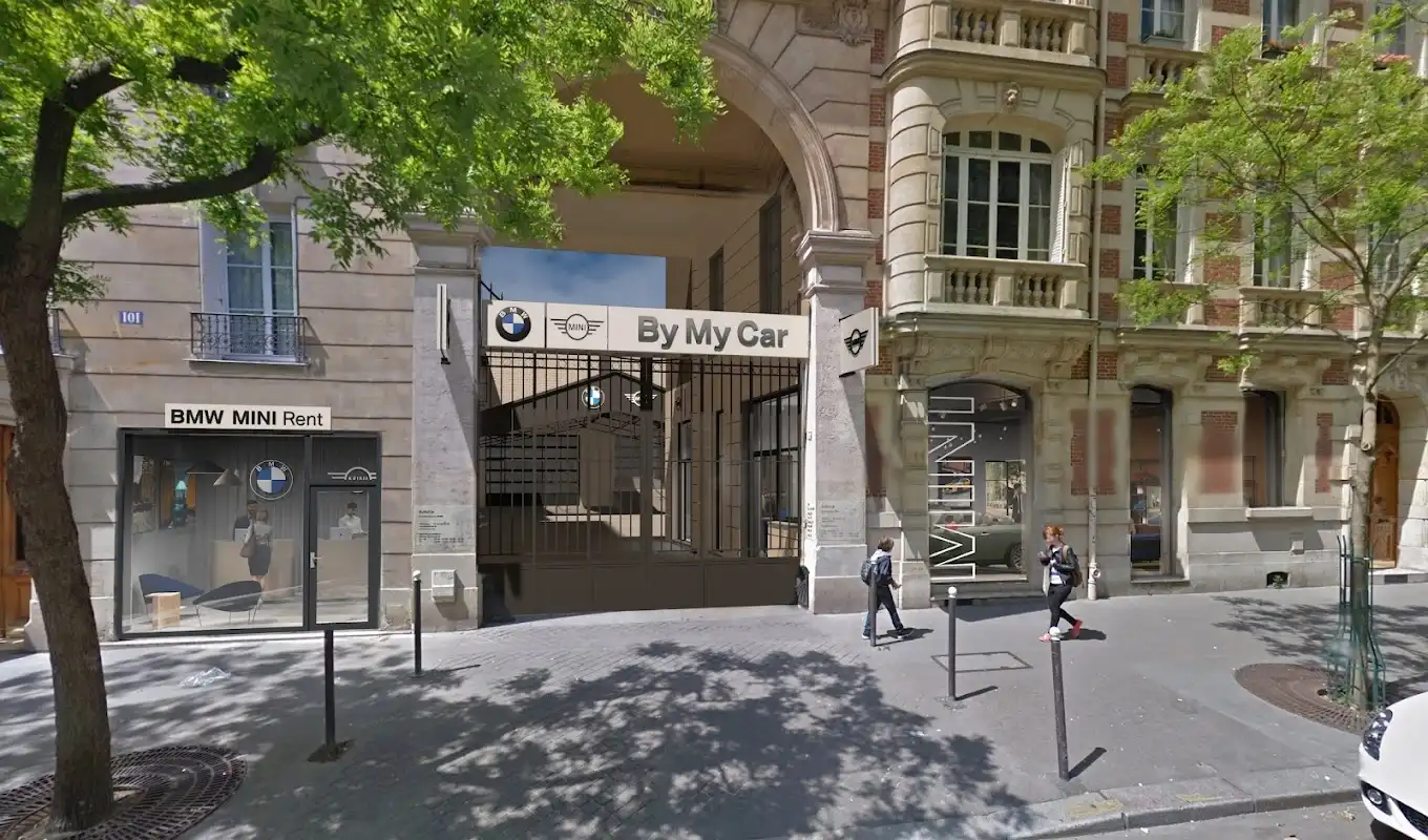 MINI BYmyCAR PARIS